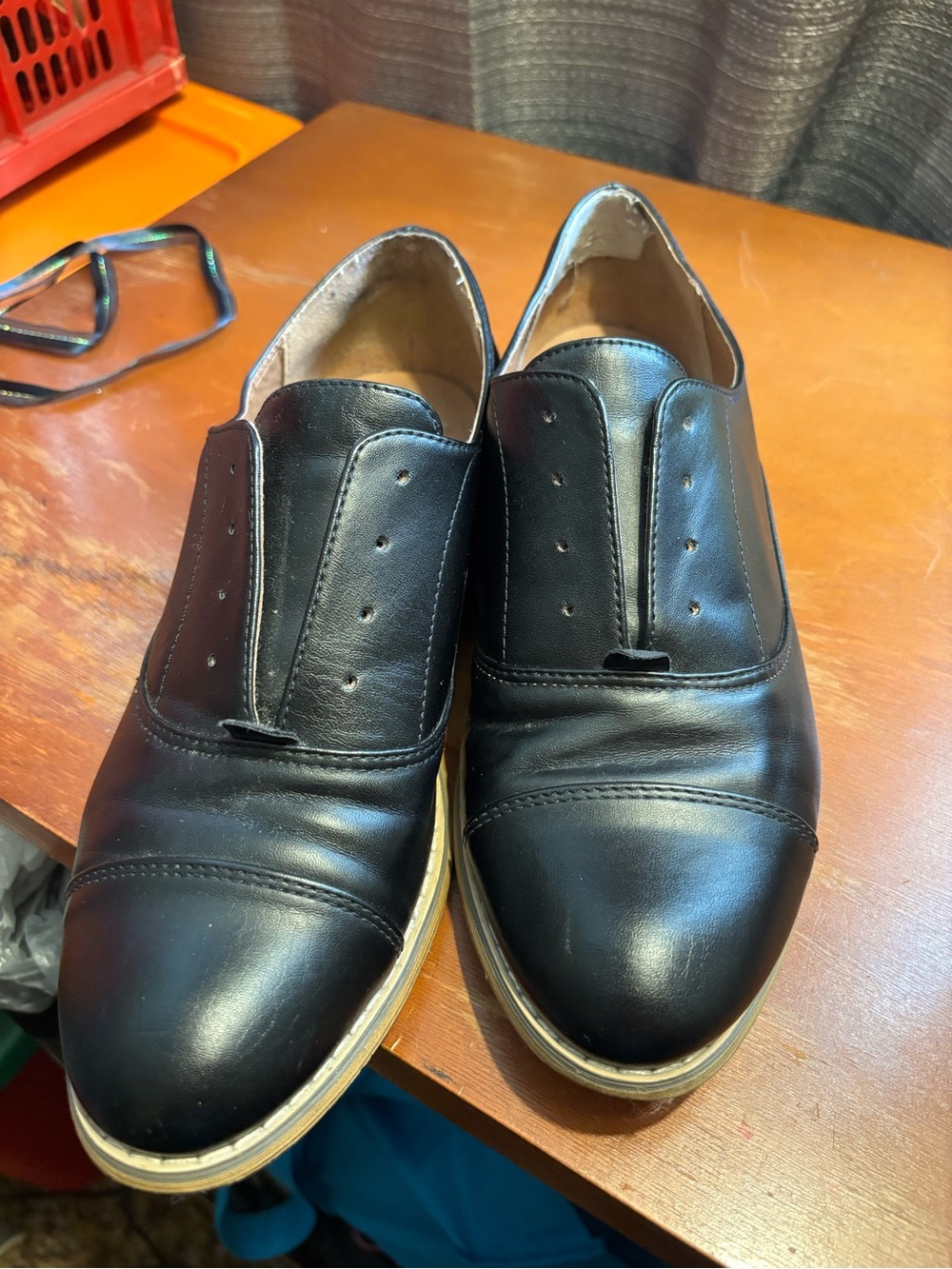 Indigo Black Women's Slip-On Laceless Oxfords Size 8